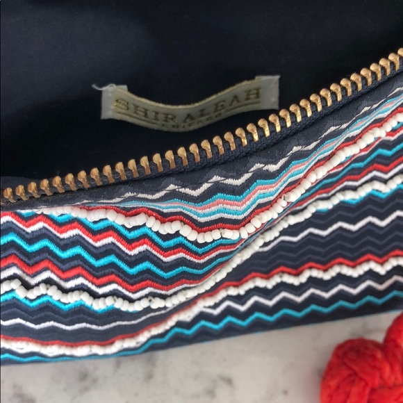 Navy blue clutch with colourful accents - Picture 5 of 8